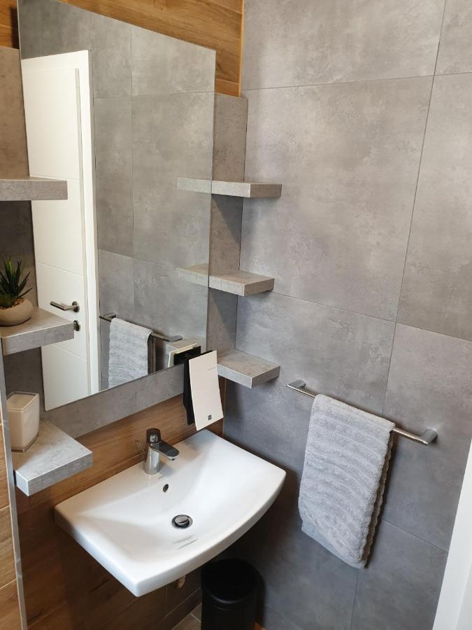 Starfish - Apartman Tisno Buitenkant foto